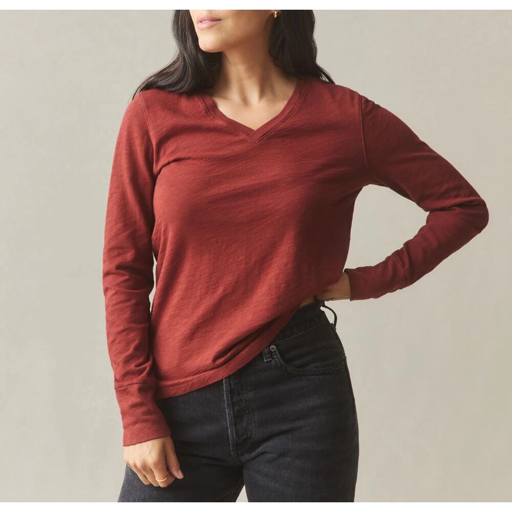 American Giant Women's Premium Slub Long Sleeve V-Neck Tee Medium Russet Brown